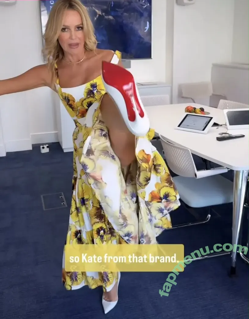 Amanda Holden nude photo #3142 (amanda_holden / noholdenback)