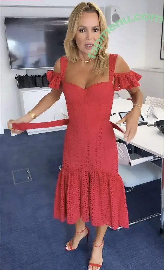 Amanda Holden nude photo #3241 (amanda_holden / noholdenback)