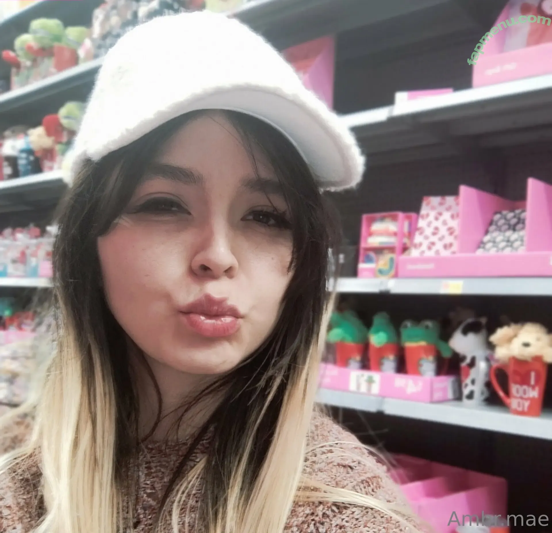 ambr.mae nude photo #0011 (ambr.mae)