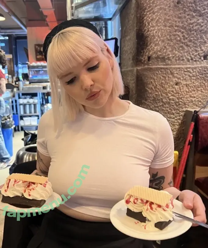 Amelia Bayler nude photo #0001 (Scottish Comedian / ameliabayler / ameliasnack)