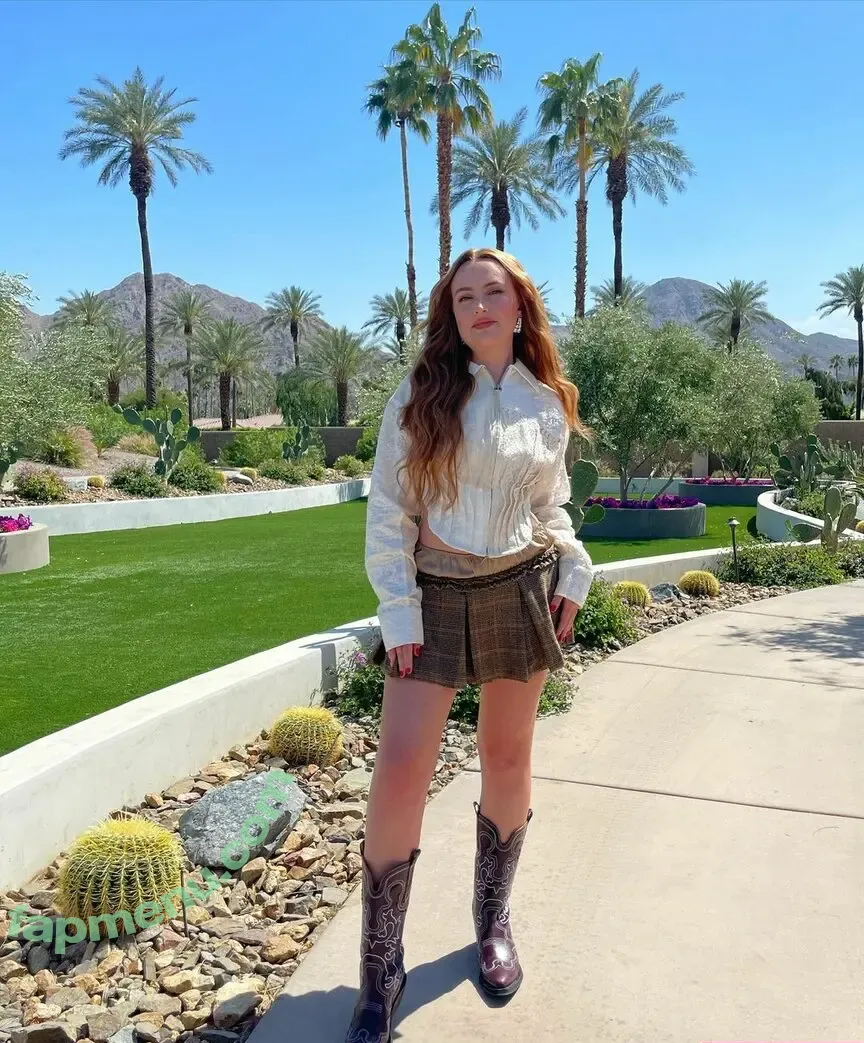 Amelia Dimoldenberg nude photo #0026 (ameliadimz / emilynudess)