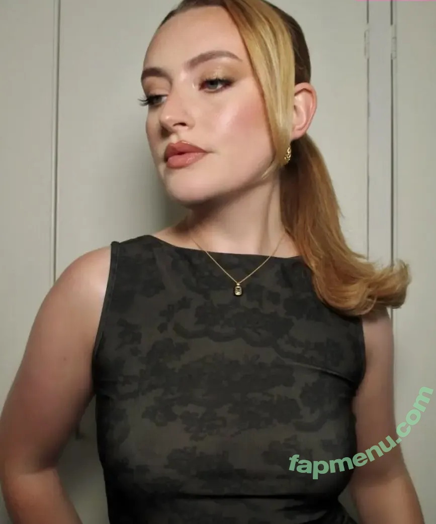 Amelia Dimoldenberg nude photo #0068 (ameliadimz / emilynudess)