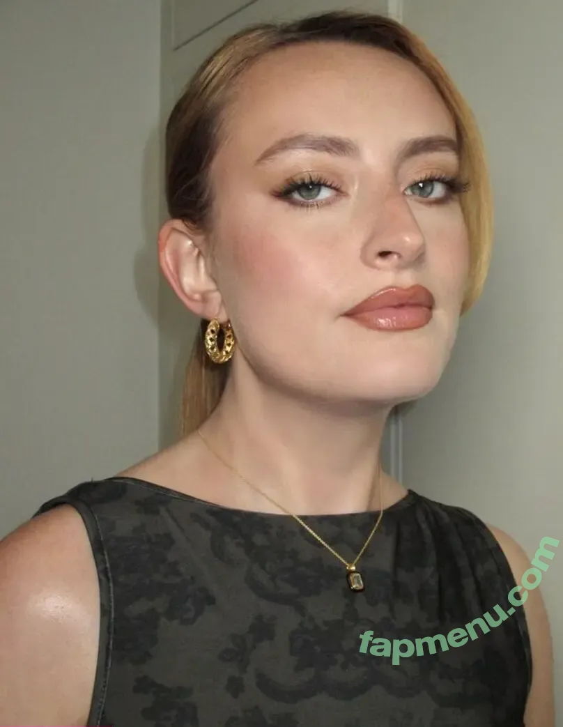 Amelia Dimoldenberg nude photo #0069 (ameliadimz / emilynudess)