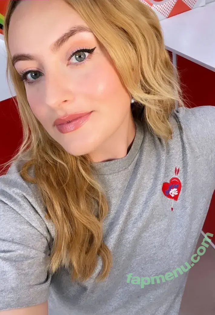 Amelia Dimoldenberg nude photo #0095 (ameliadimz / emilynudess)