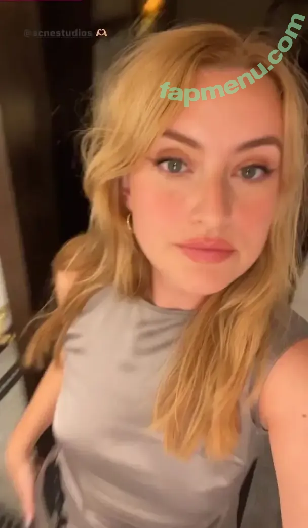 Amelia Dimoldenberg nude photo #0099 (ameliadimz / emilynudess)