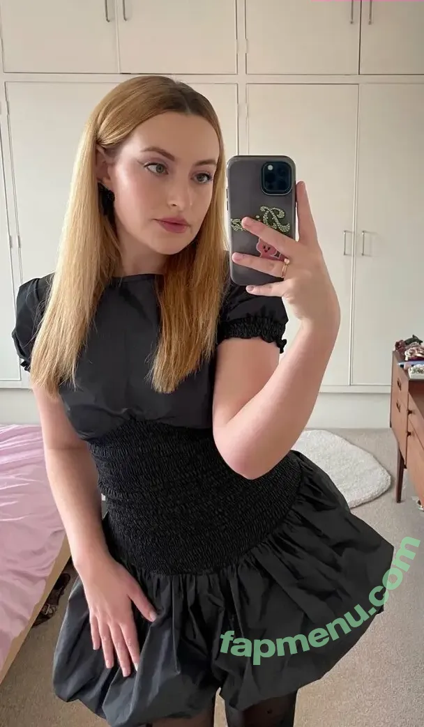 Amelia Dimoldenberg nude photo #0200 (ameliadimz / emilynudess)