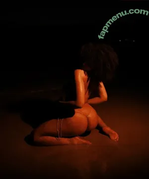 AmyMoretsele / Amy Moretsele / xx-alien nude photo #0032