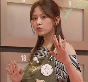 An Yujin 안유진 | / An IVE / _yujin_an nude photo #0122
