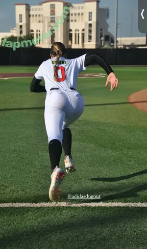 Ana Bruni / anabruni.softball / thesoftballchic nude photo #0001