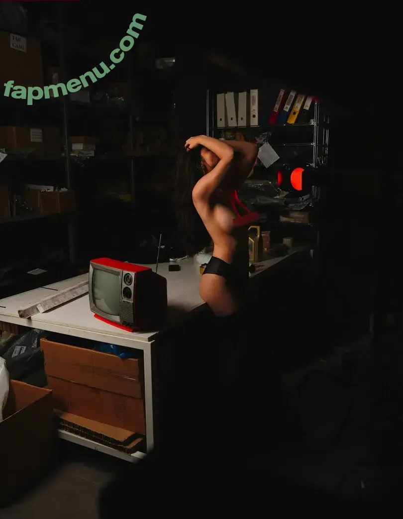 anarsikarda nude photo #0004 (anarsikarda)