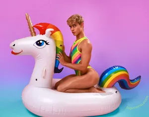  nude photo #0002