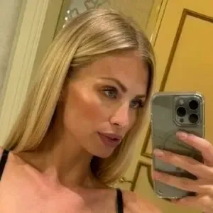 Anet Mlakova / aneeet / anetmlcak0va nude photo #0002