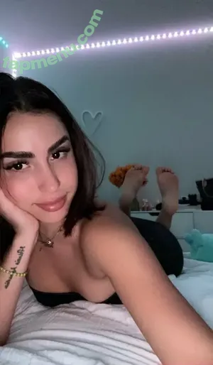 Angelaalvarez / angeelaalvarezz nude photo #0009
