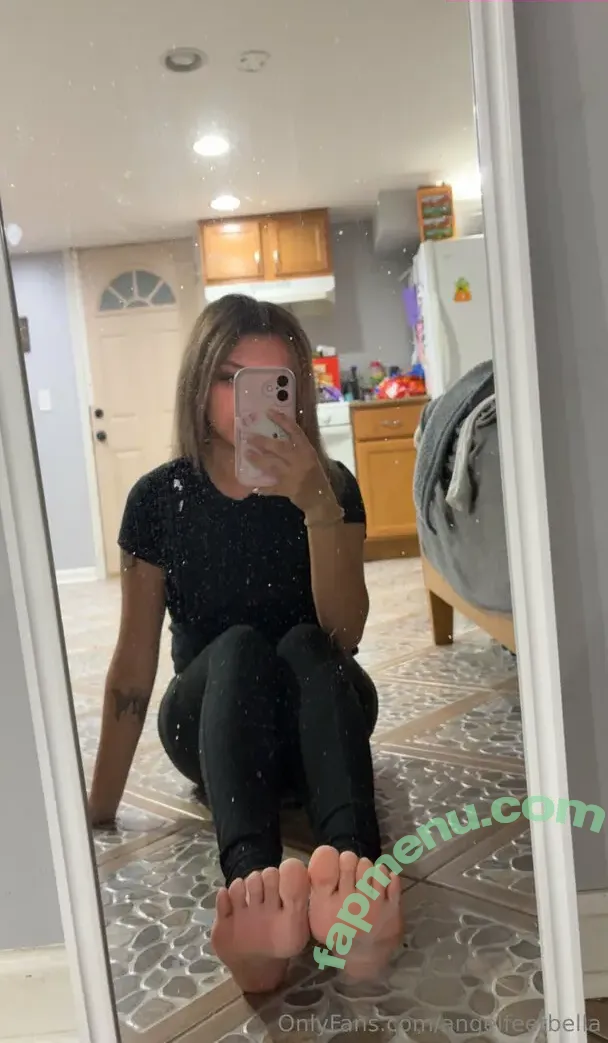 angelfeetbella nude photo #0004 (officialangelbella)