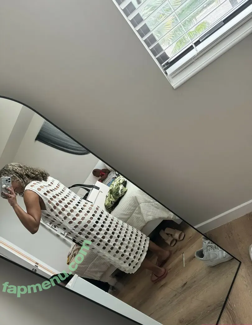Angelibelly nude photo #0006 (Angelica Vassallo / Angieshausoftravel)