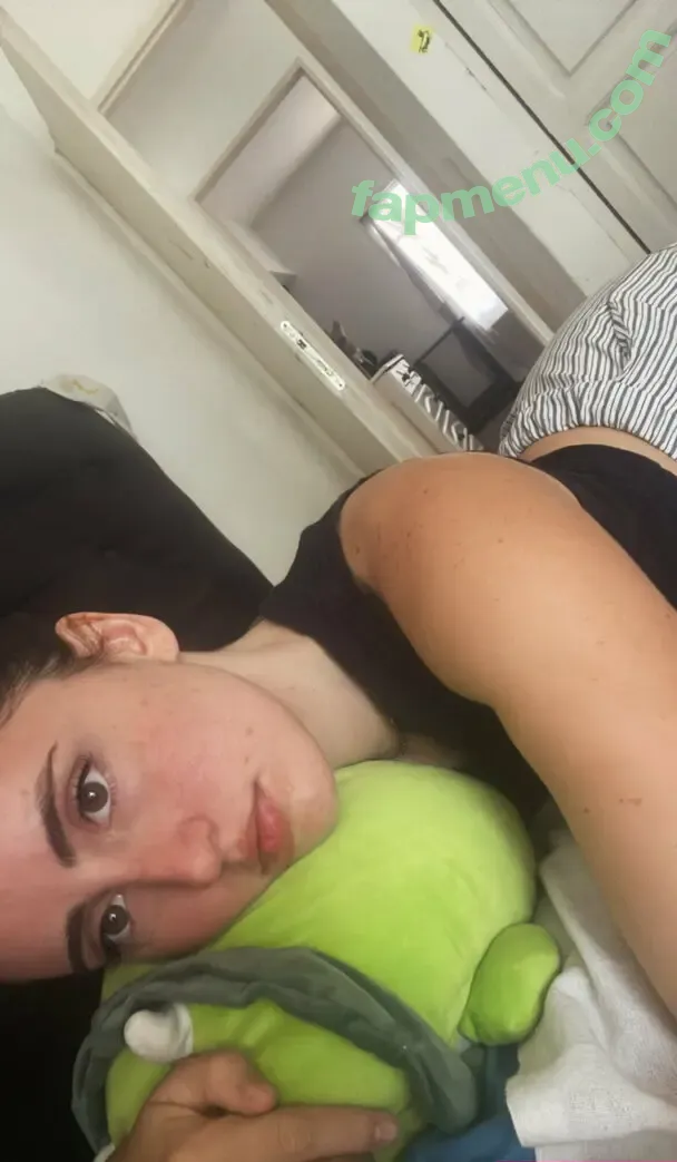 angelinaroig nude photo #0027 (anggereghty)