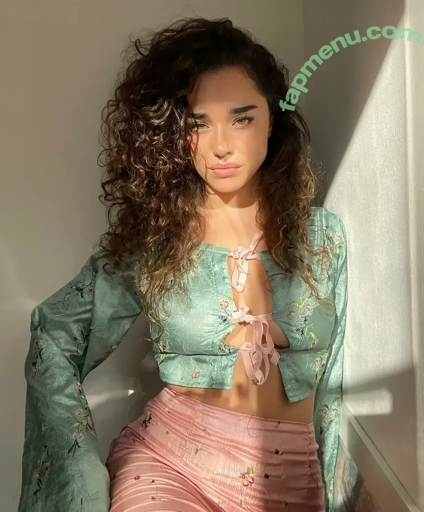 angi_reims nude photo #0024 (angi_reim)