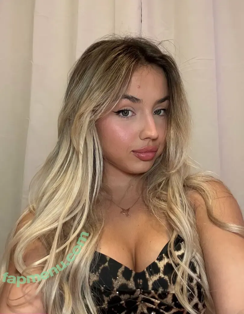 angiegirliee nude photo #0021 (angiegirlieee)