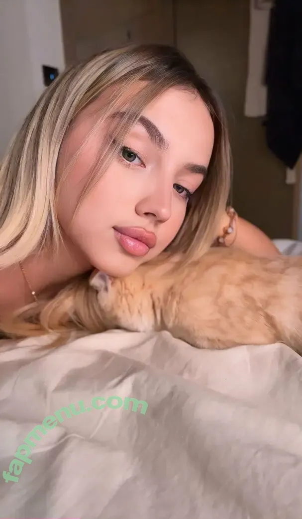 angiegirliee nude photo #0037 (angiegirlieee)