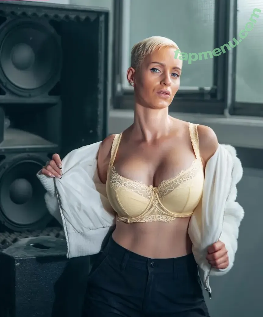 Anike Ekina nude photo #0001 (anike.official / anikeekina)