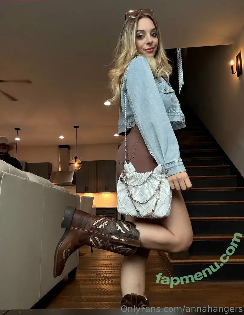 annahangers nude photo #0012 (annahangersof)