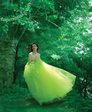 Anne Hathaway / ahathawaynews / annehathaway / heatherannie nude photo #2490