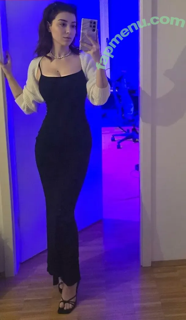 Anni The Duck nude photo #0096 (anni.the.duck / annitheduck)