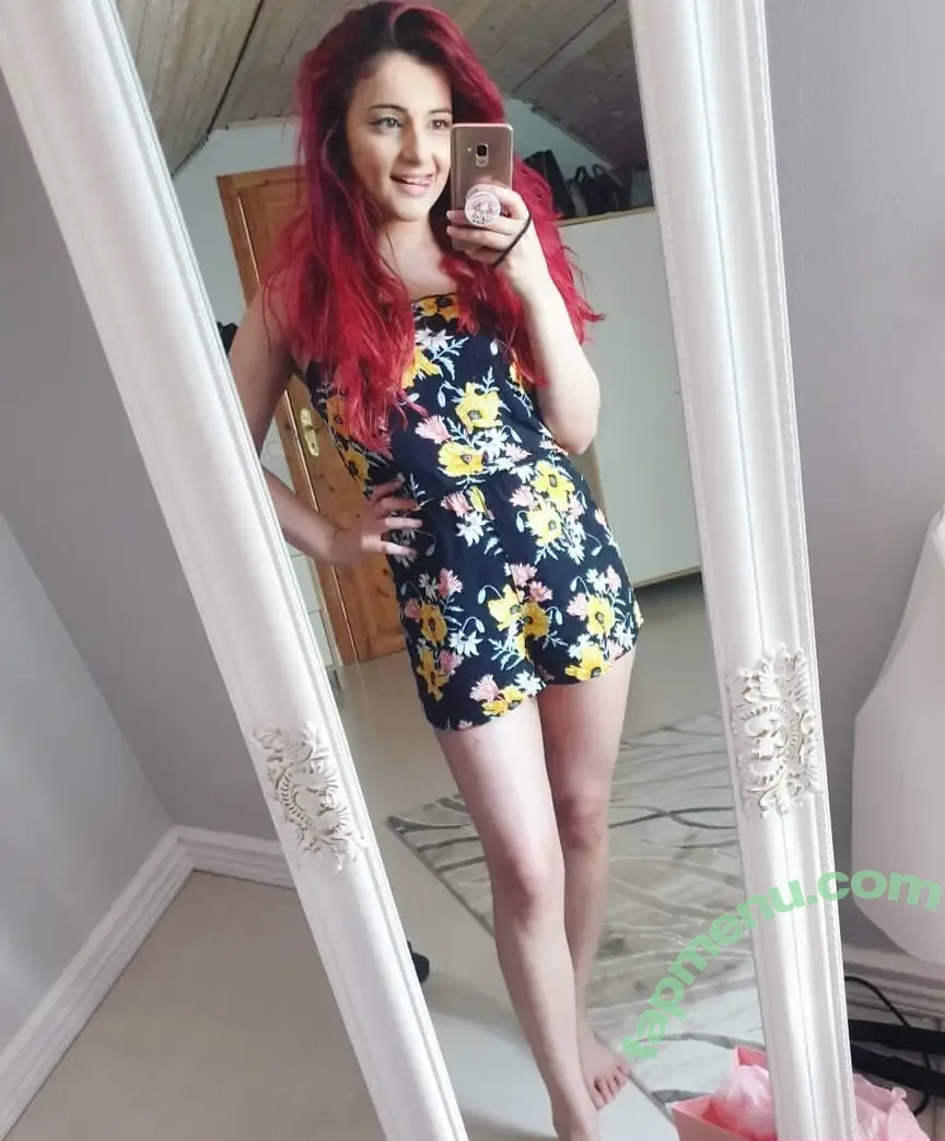 Annie Fuchsia nude photo #0002 (Annie Fuchsia)