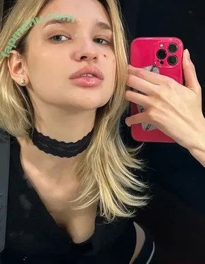  nude photo #0002
