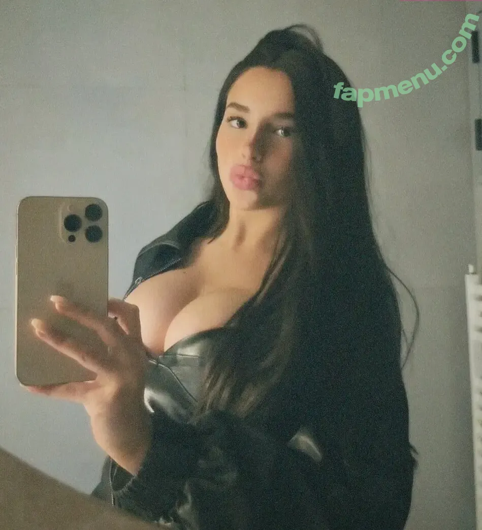 antoriccaa nude photo #0001 (antoriccaa)