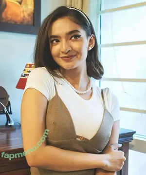 Anushka Sen / anushkasen0408 nude photo #0141