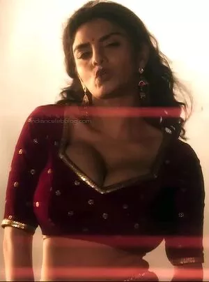Anveshi Jain / anveshi25 / anveshi_jain / anveshijain nude photo #0225