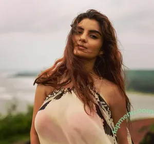 Anveshi Jain / anveshi25 / anveshi_jain / anveshijain nude photo #0723