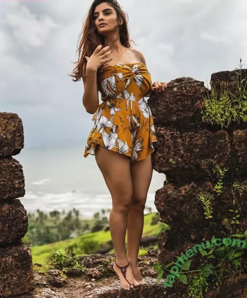 Anveshi Jain nude photo #0217 (anveshi25 / anveshi_jain / anveshijain)
