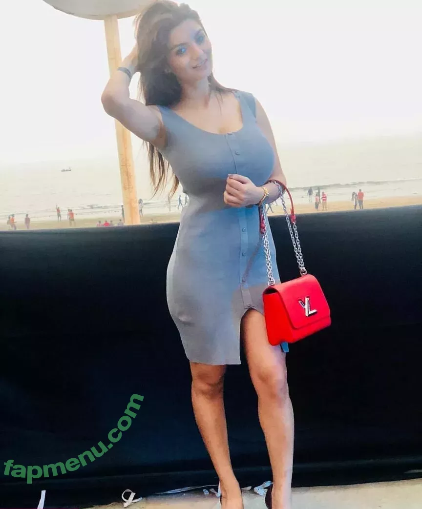 Anveshi Jain nude photo #0409 (anveshi25 / anveshijain)