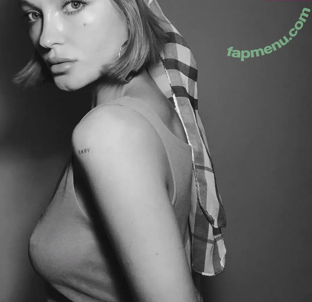 Anya Chernykh nude photo #0046 (Noir Anna / Noirranna)