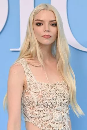 Anya Taylor-Joy / Anya Taylor Joy / anyataylorjoy nude photo #2871