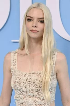 Anya Taylor-Joy / Anya Taylor Joy / anyataylorjoy nude photo #2875