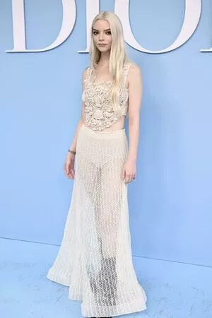 Anya Taylor-Joy / Anya Taylor Joy / anyataylorjoy nude photo #2876