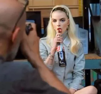 Anya Taylor-Joy / Anya Taylor Joy / anyataylorjoy nude photo #2884