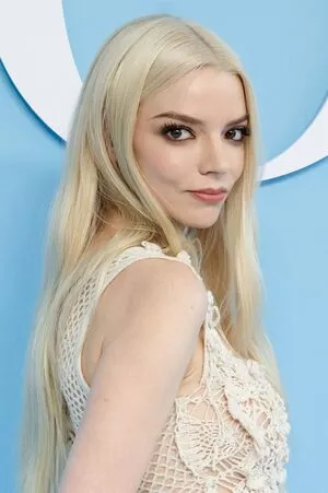 Anya Taylor-Joy / Anya Taylor Joy / anyataylorjoy nude photo #2918