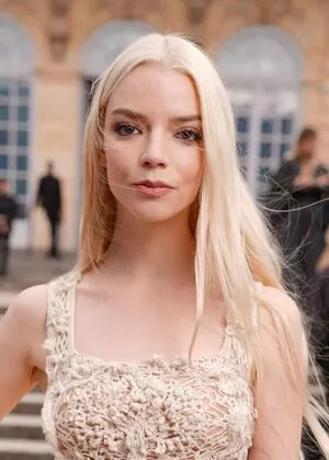Anya Taylor-Joy / Anya Taylor Joy / anyataylorjoy nude photo #2922