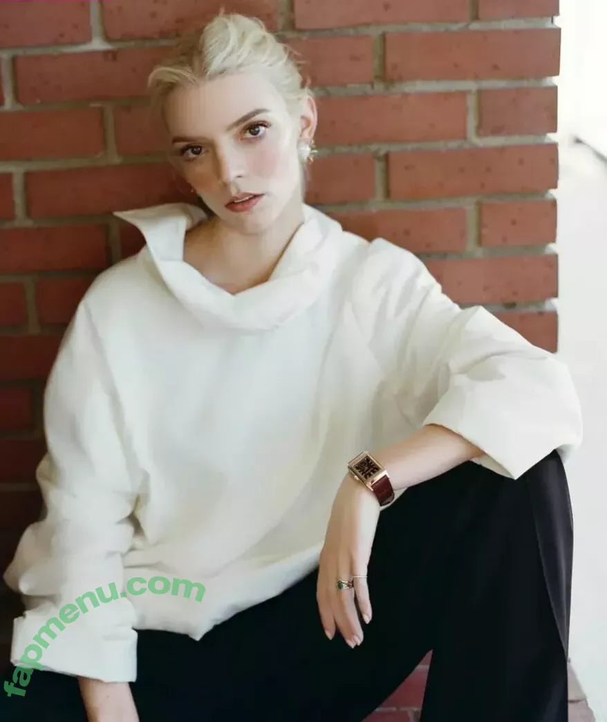 Anya Taylor-Joy nude photo #2856 (Anya Taylor Joy / anyataylorjoy)