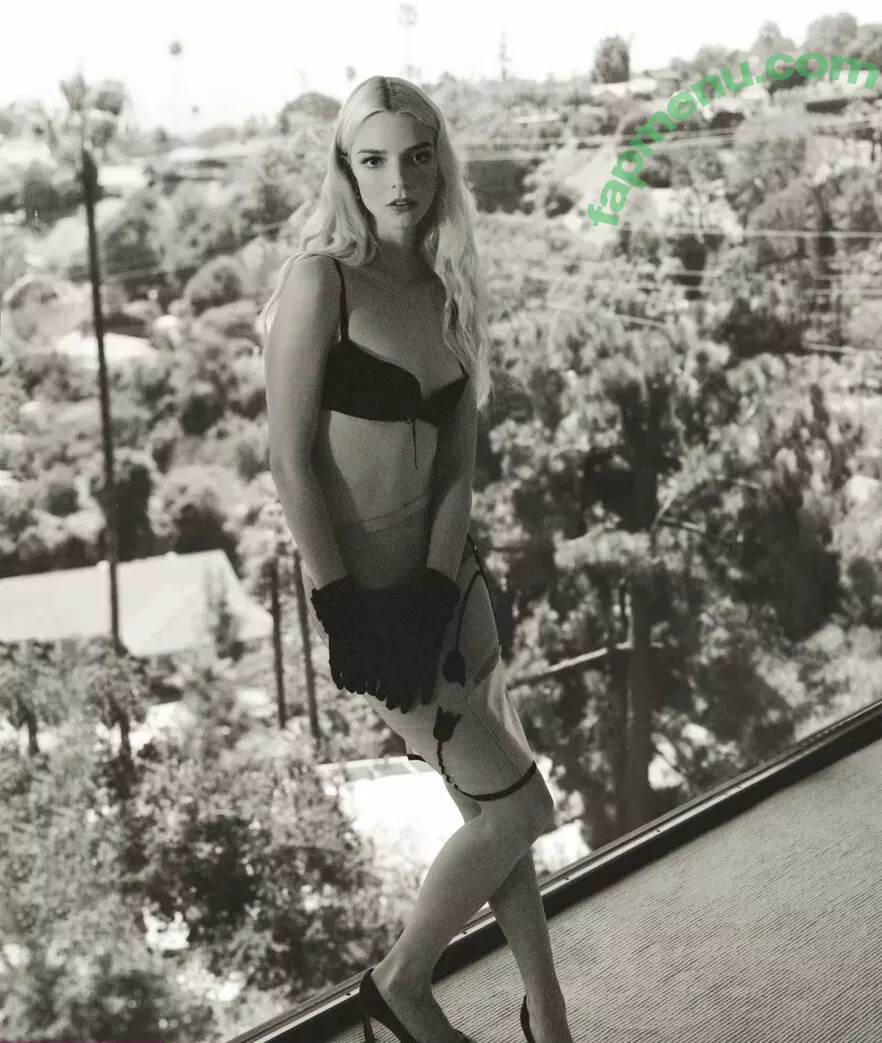 Anya Taylor-Joy nude photo #2858 (Anya Taylor Joy / anyataylorjoy)