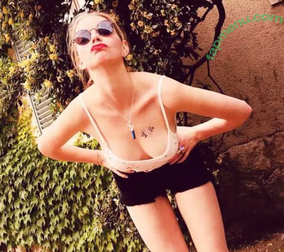 Anya Taylor-Joy nude photo #2882 (Anya Taylor Joy / anyataylorjoy)
