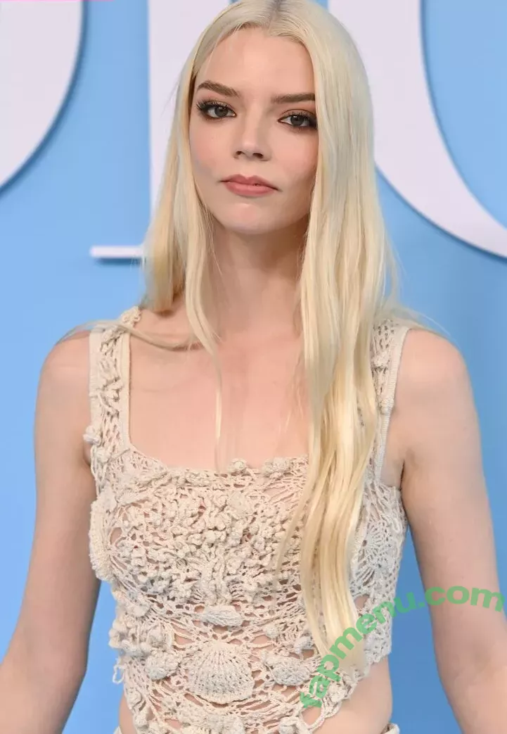 Anya Taylor-Joy nude photo #2915 (Anya Taylor Joy / anyataylorjoy)