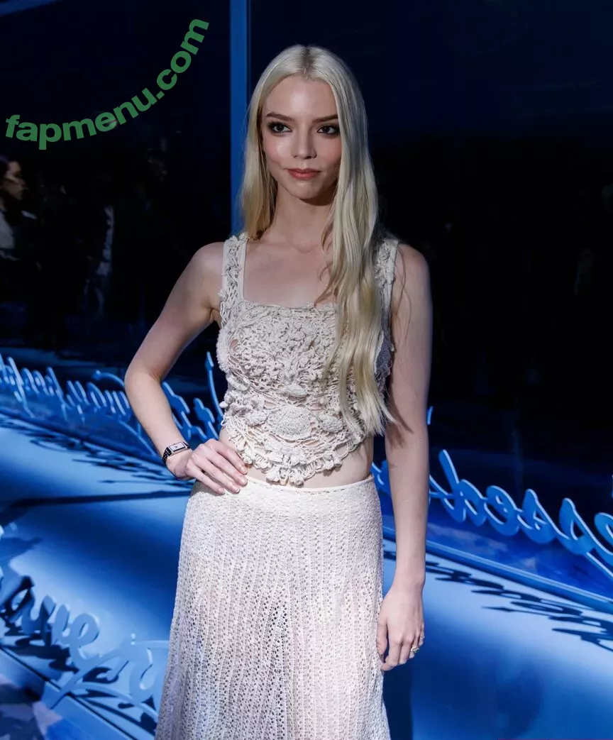 Anya Taylor-Joy nude photo #2924 (Anya Taylor Joy / anyataylorjoy)