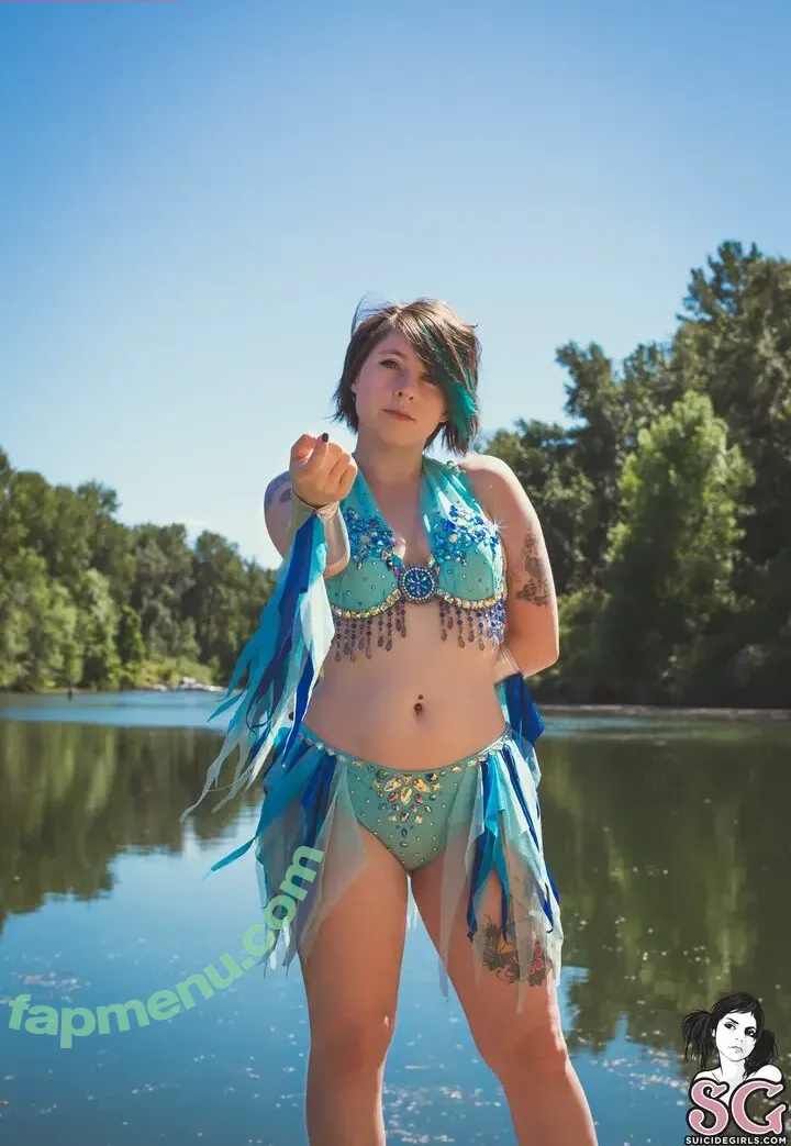 Aphiademieux nude photo #0021 (AphiaDeMieuxMFC / aphiadm)