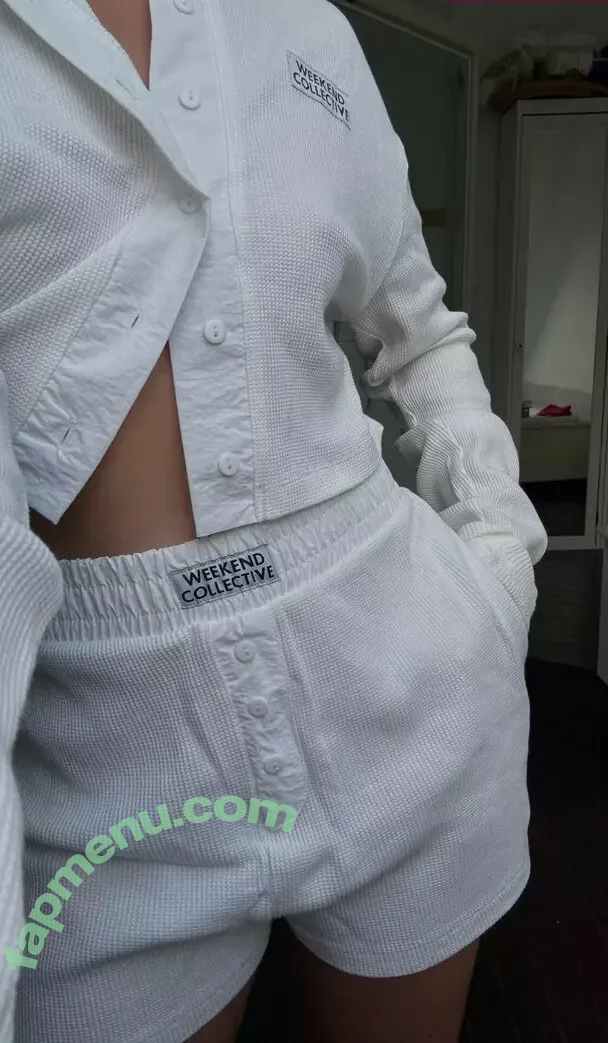 Apollinegrmz nude photo #0156 (Apo / apolline_guer)