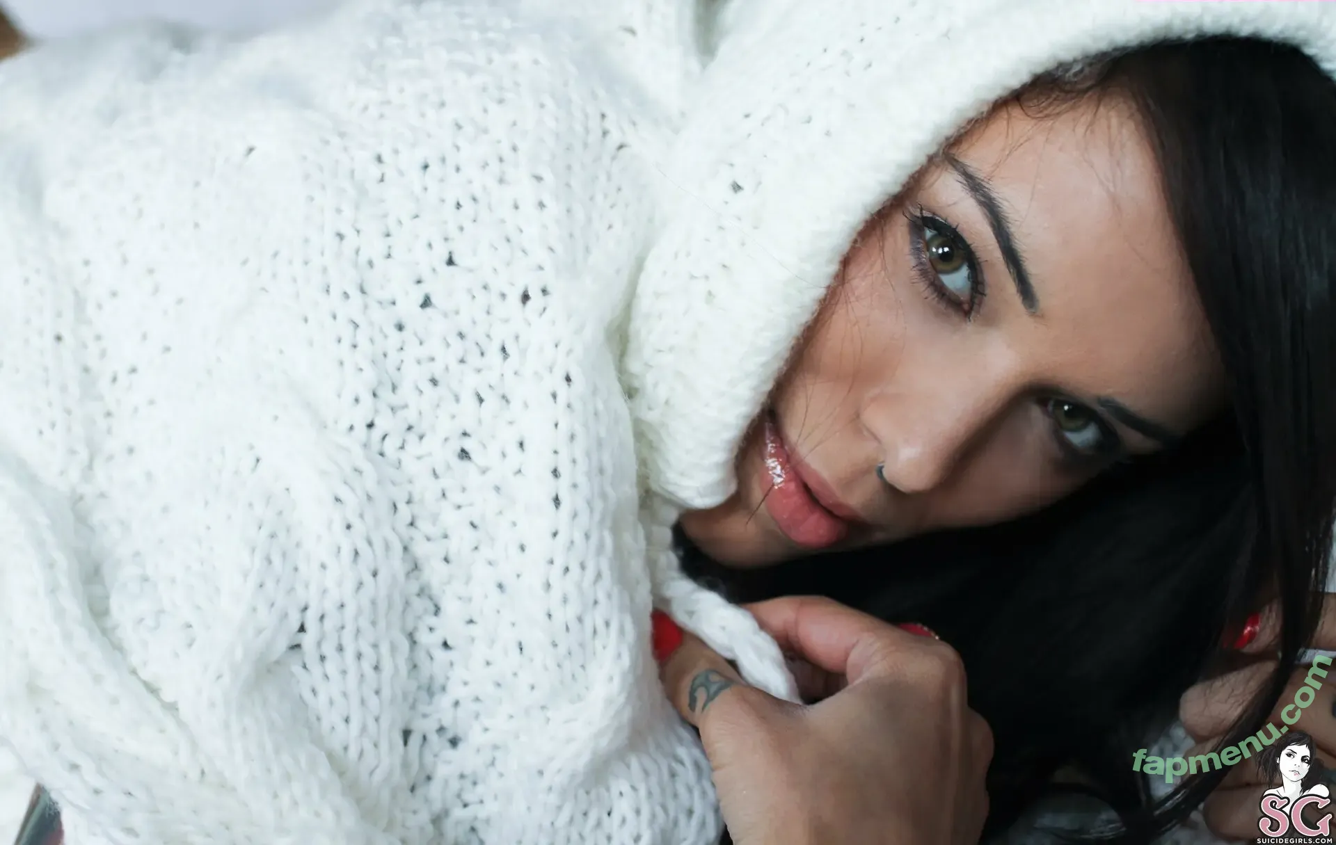 Arabella nude photo #0274 (arabellachi / arabelleraphael / witchbella)